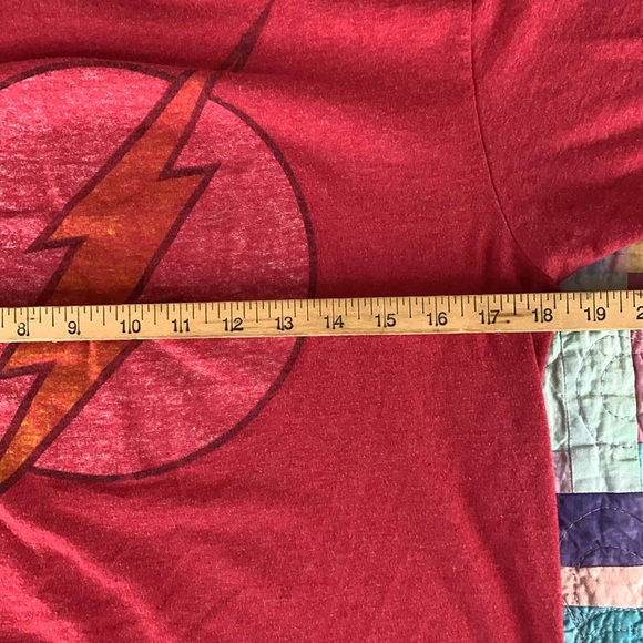 DC Comics The Flash Men’s Small Tee Shirt - Picture 4 of 5